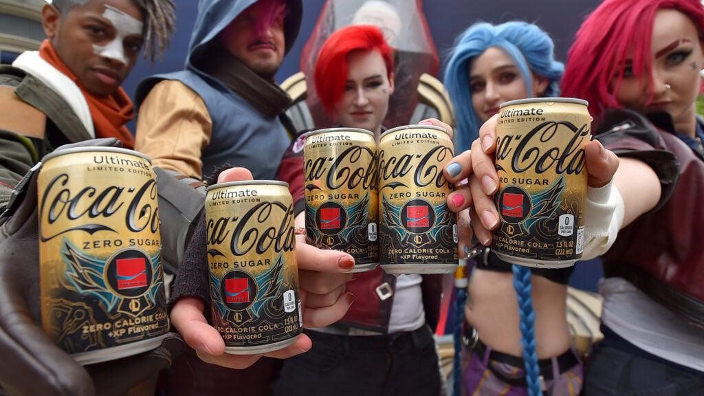 Coca-Cola lança sabor inspirado no universo de League of Legends - Mundo do  Marketing